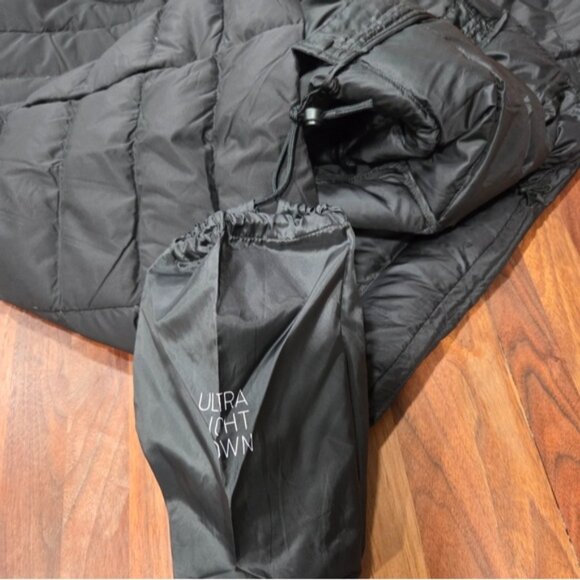 Uniqlo Ultra Light Womans Packable Down Jacket Black Size Large - Picture 7 of 11